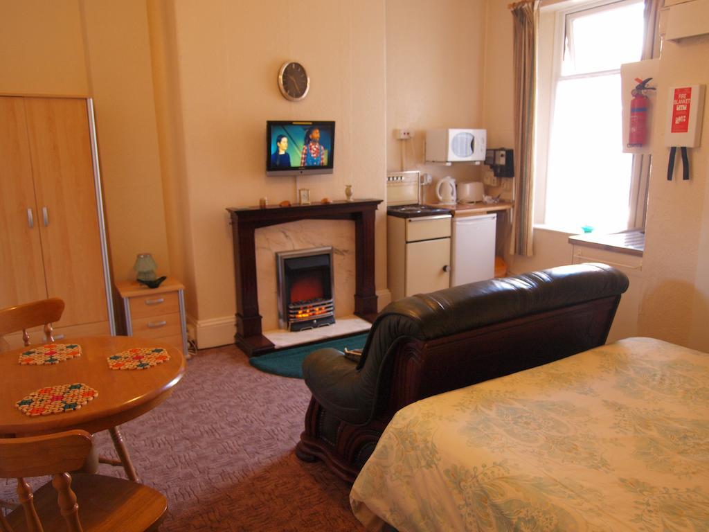 Waverley House Apartments Блекпул Екстериор снимка