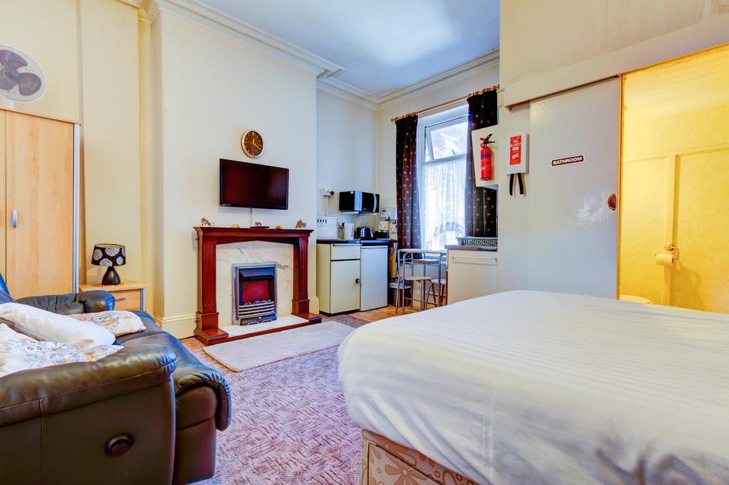 Waverley House Apartments Блекпул Екстериор снимка