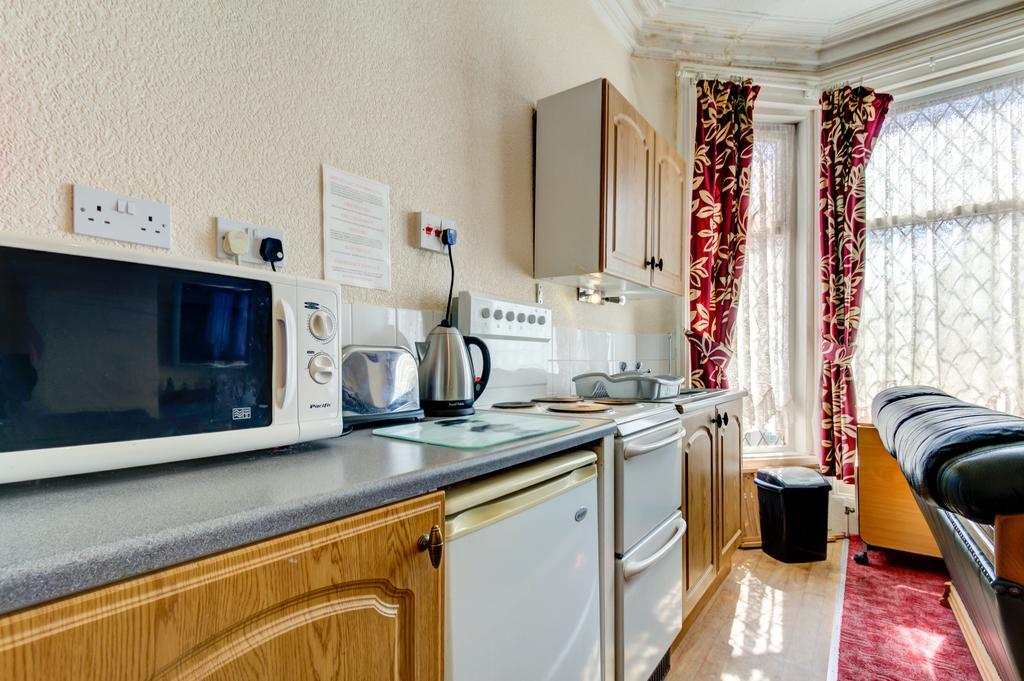Waverley House Apartments Блекпул Екстериор снимка