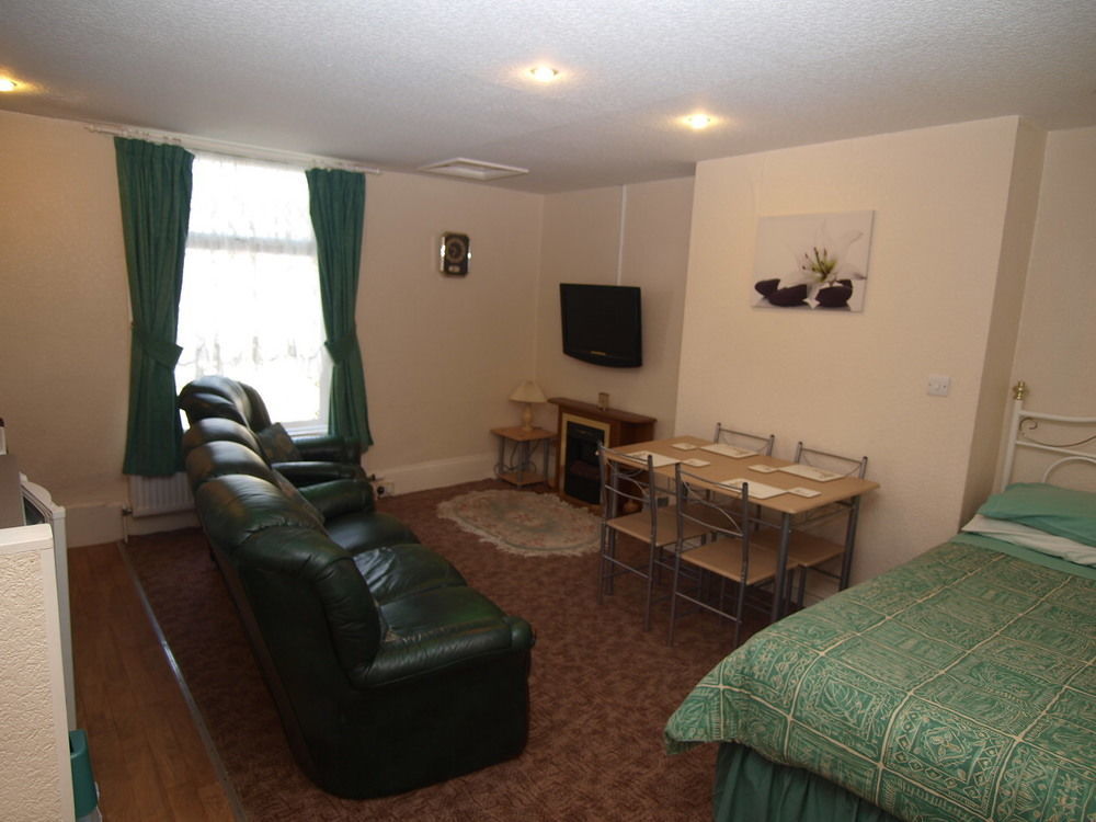 Waverley House Apartments Блекпул Екстериор снимка